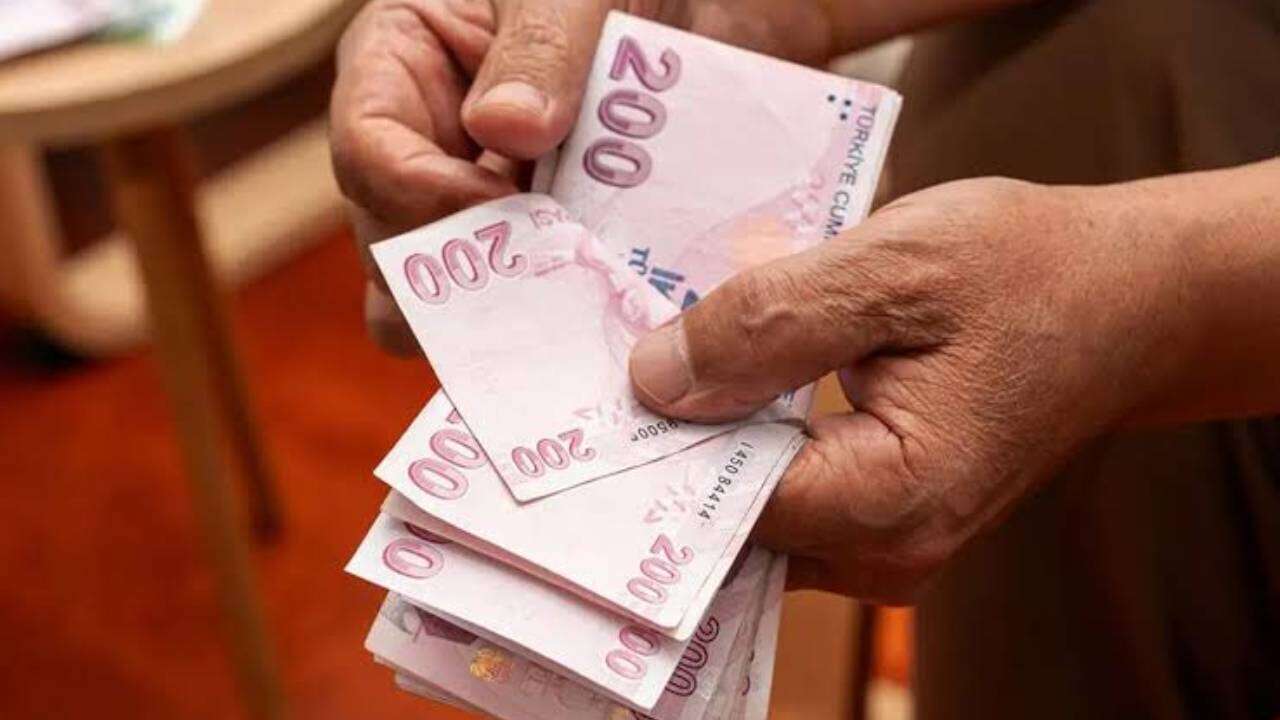 EYT’yi kıl payı kaçıranlara erken emeklilik kapısı açıldı: Mevcut hakları açıklanıyor, işte yaşı öne çeken 4 formül! 4